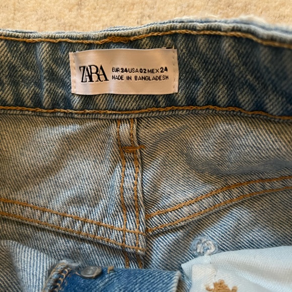 Zara Denim Shorts - Picture 3 of 3